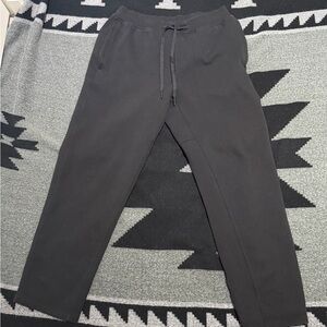 lululemon athletica men’s black Joggers size m